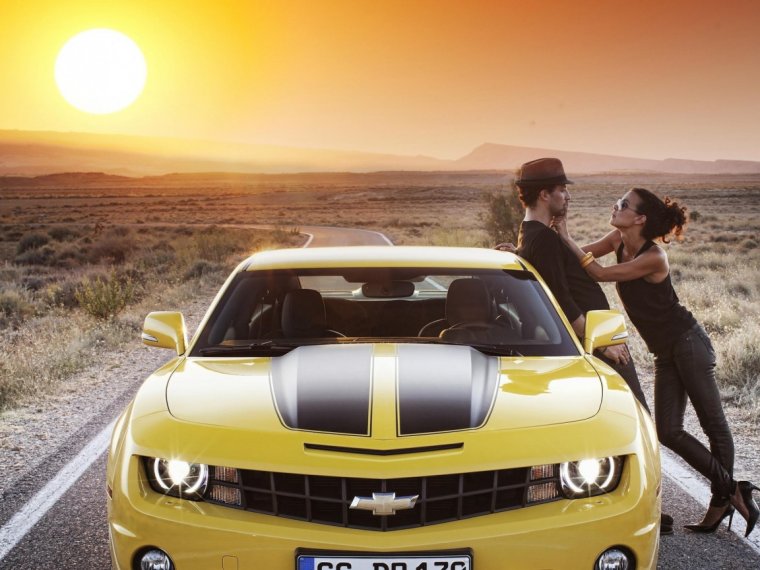 Парень с тачкой