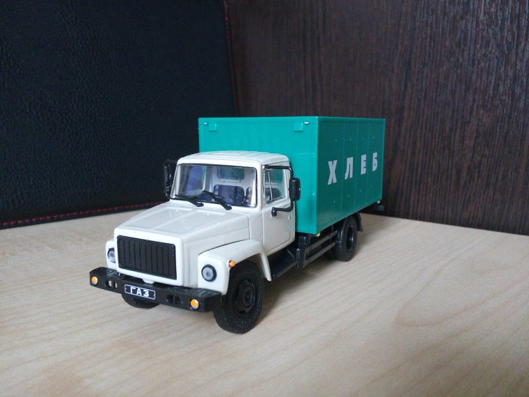 Автолегенды СССР Грузовики ГАЗ 3307