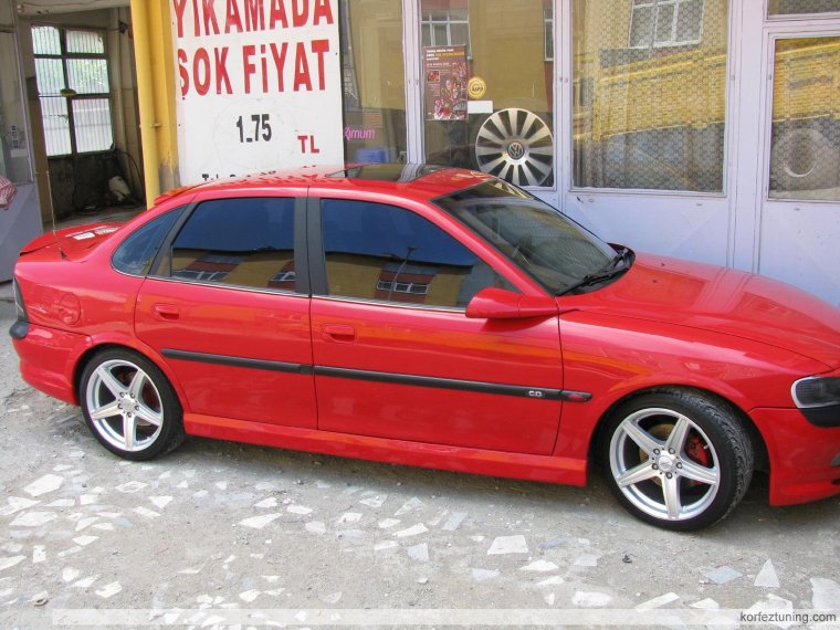 Опель Вектра спорт красная 2000