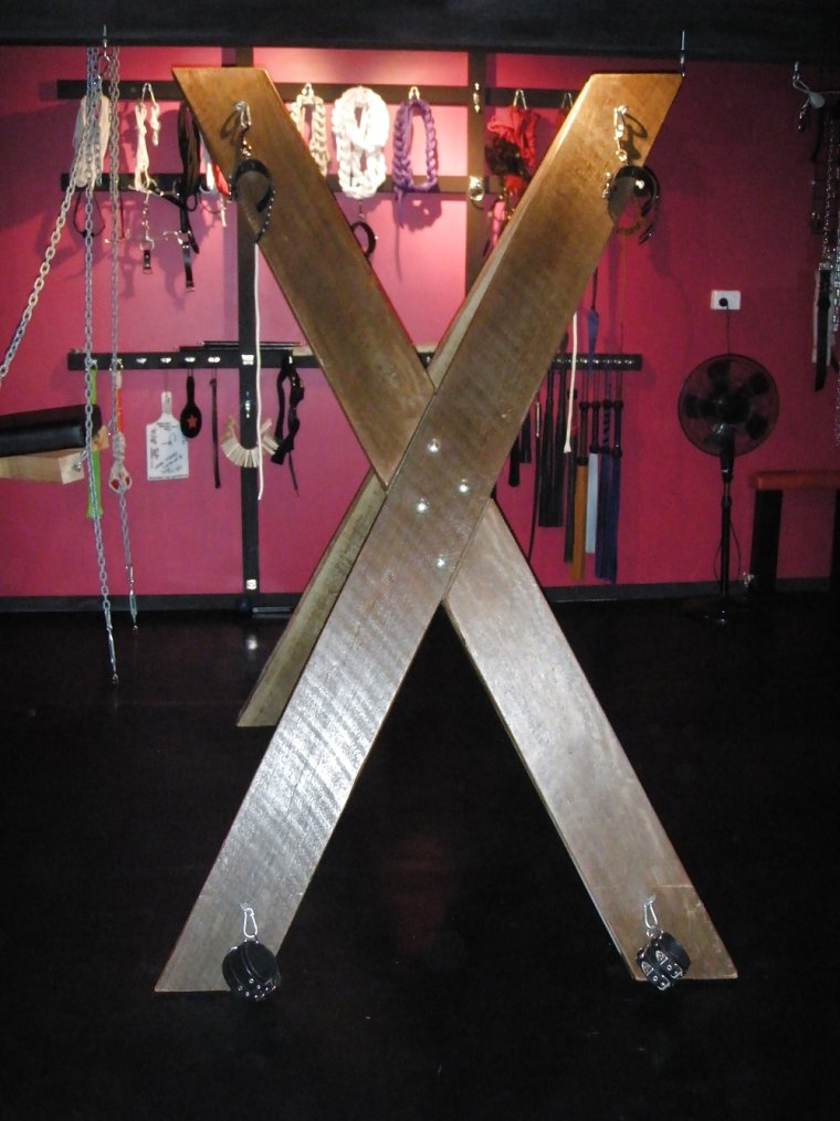 Девушка с селикой