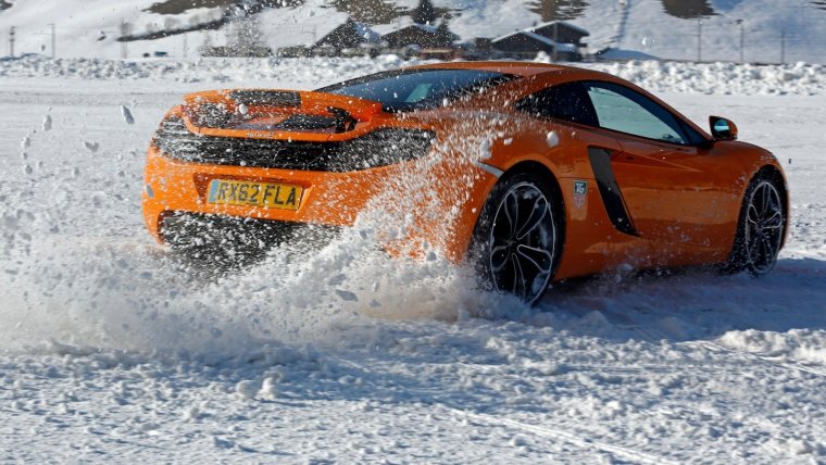 Спорткары зимой