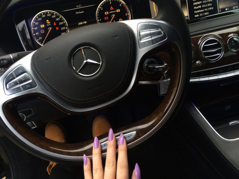 За рулем Мерседеса