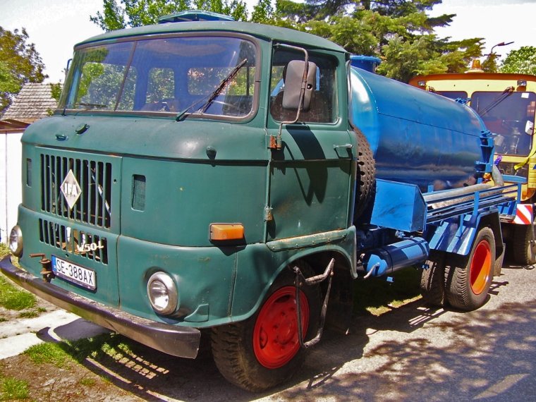 Автомобиль ИФА 50