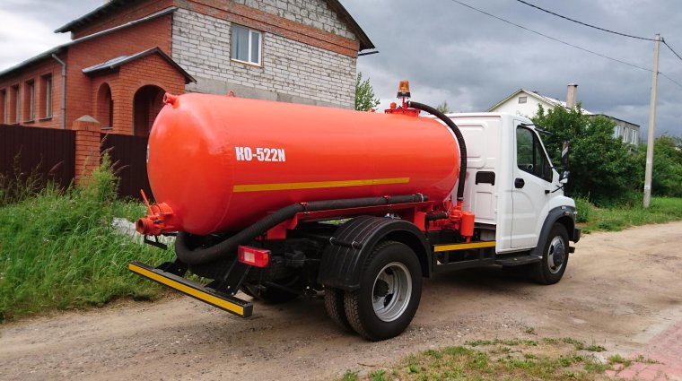 Илососная машина (ассенизационная вакуумная)