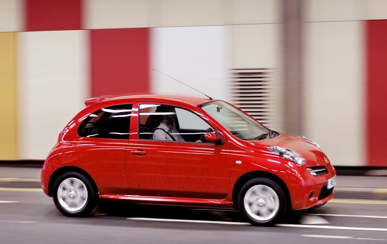 Ниссан малолитражка хэтчбек