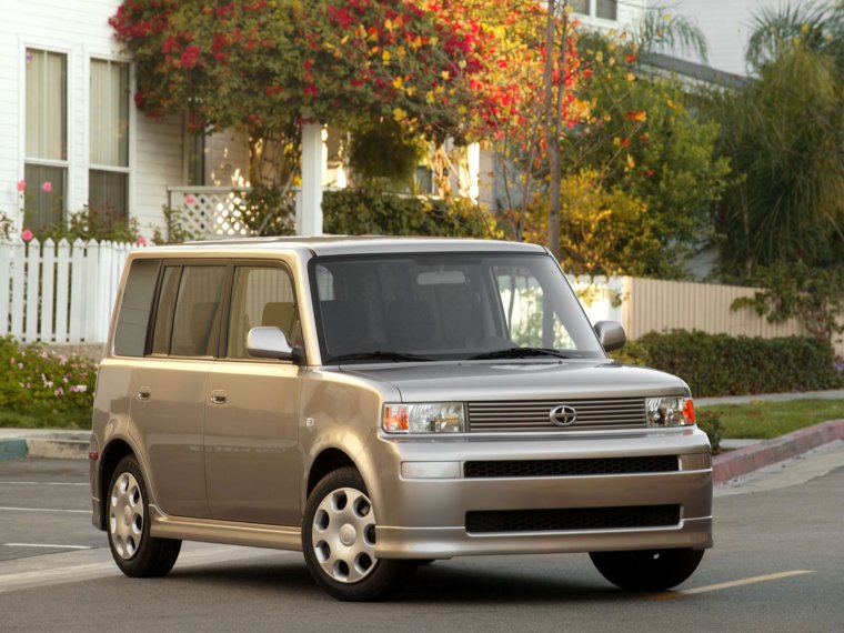 Scion XB 2004
