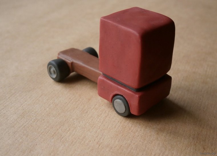 Гоночный автомобиль из пластилина