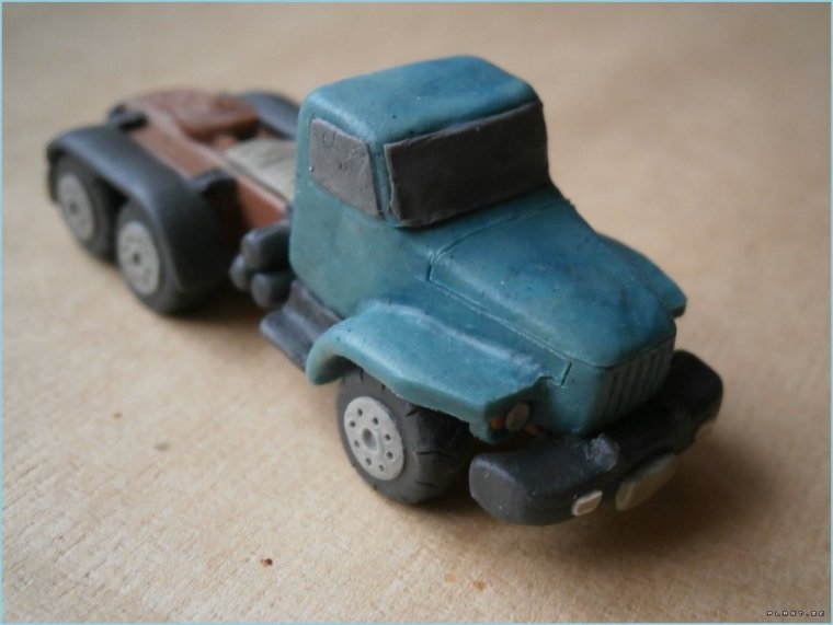 Грузовик Урал 4320 из пластилина