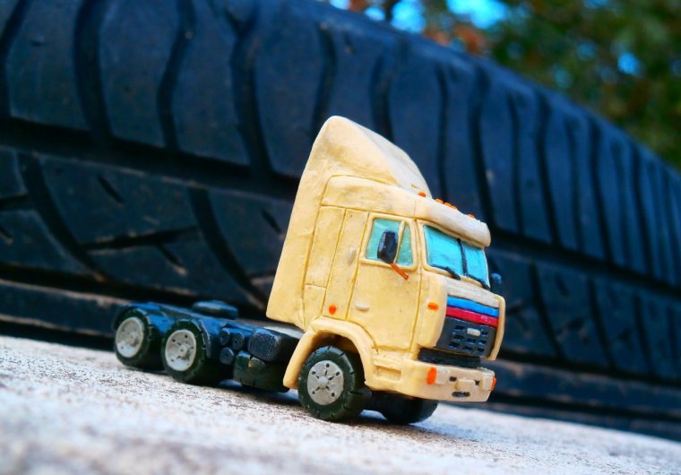 КАМАЗ 54115 из пластилина