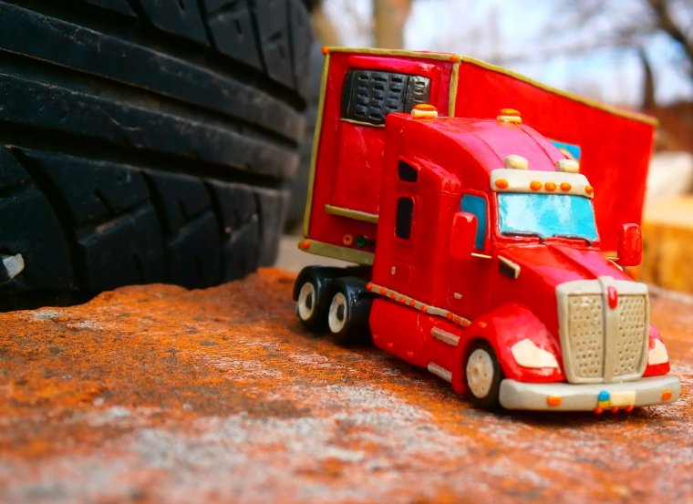 Пластилин тягач