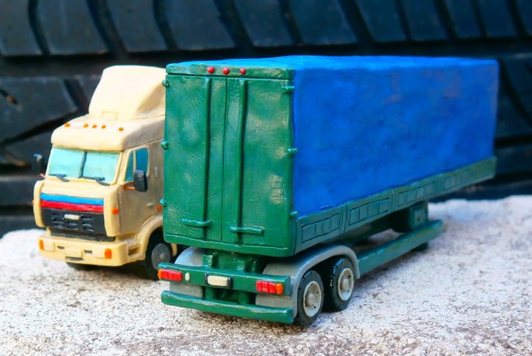 КАМАЗ 54115 дальнобойщики из лего