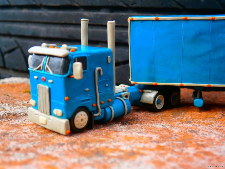 Пластилиновые грузовые машины