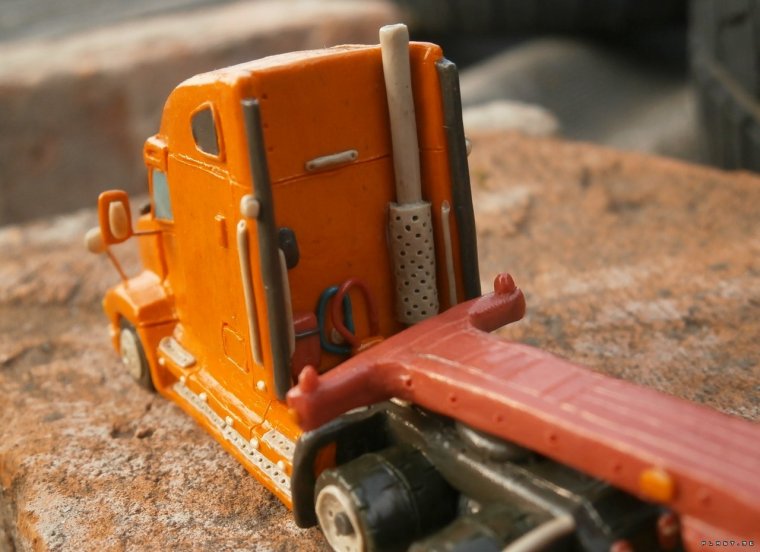 Фургон из пластилина