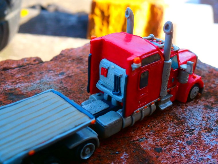 Грузовик из ьпластилин