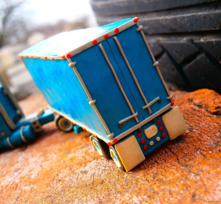 Грузовик из глины