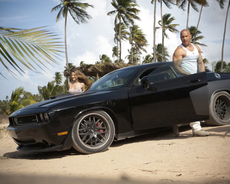 Додж Челленджер Форсаж 8