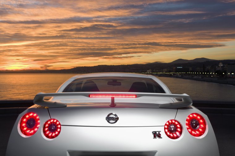 Nissan GTR r35 фары