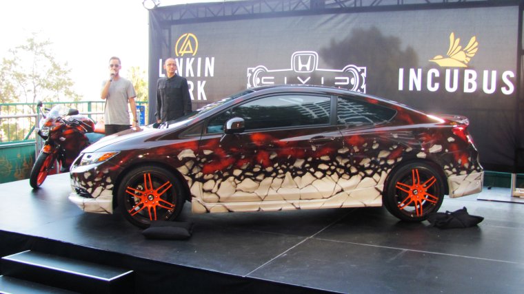 Мужик с крутой тачкой