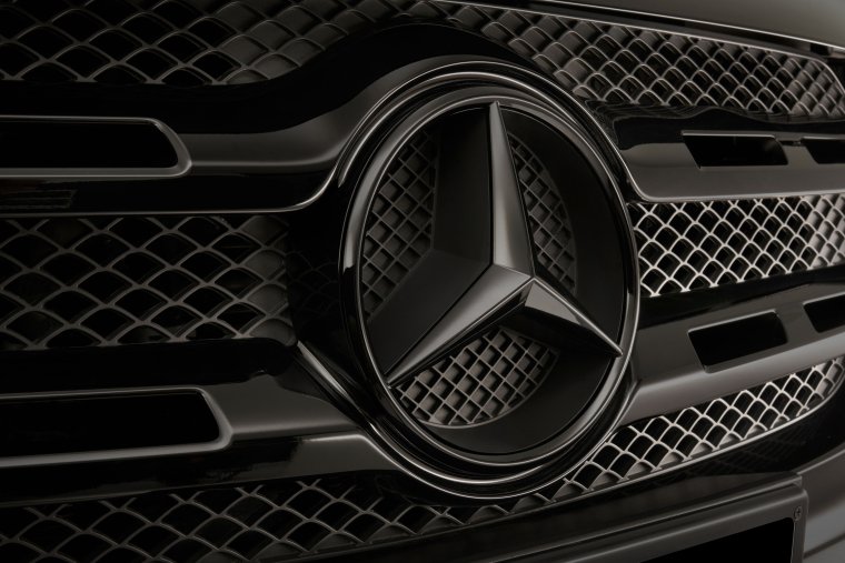 Mercedes Benz logo 2019