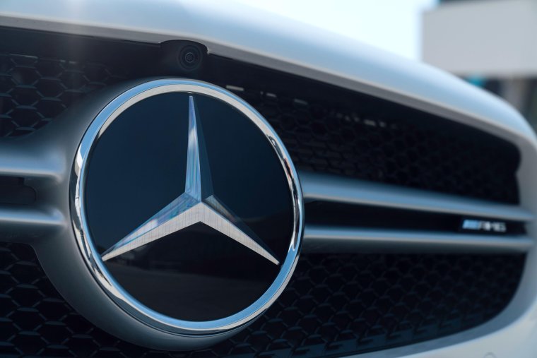 Картинки Мерседес АМГ кроссовер эмблема