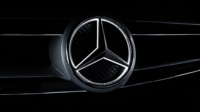 Mercedes Benz logo