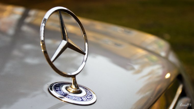 Старый знак Мерседес