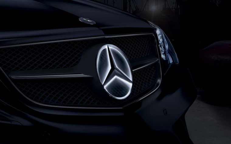 Mercedes Benz logo 2020