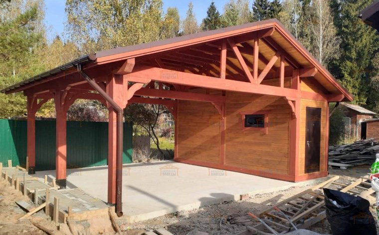 Хозблок с навесом для машины