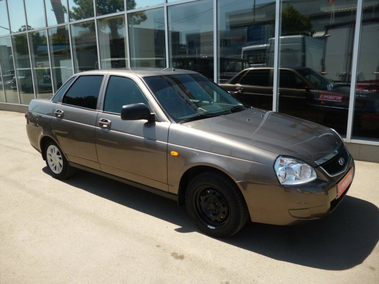 Лада Приора седан золотисто коричневый