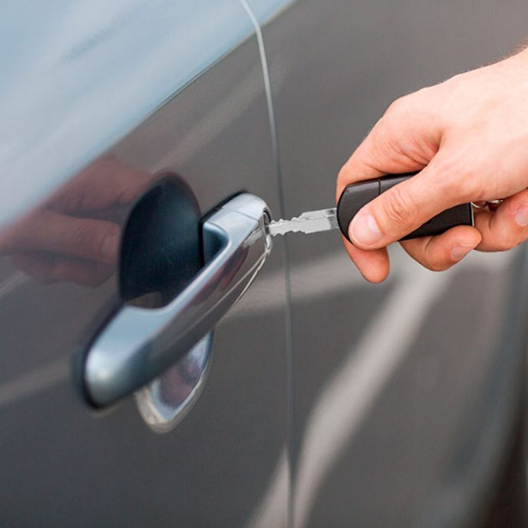 Вскрытие автомобильных дверей