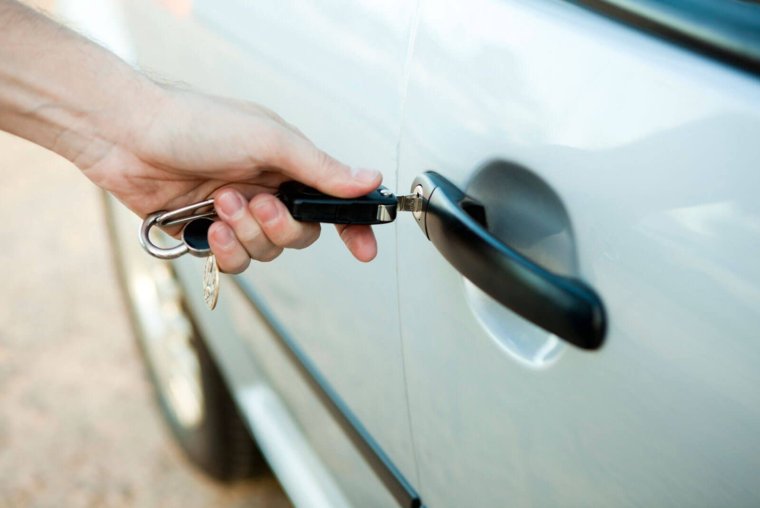 Вскрытие авто дверей