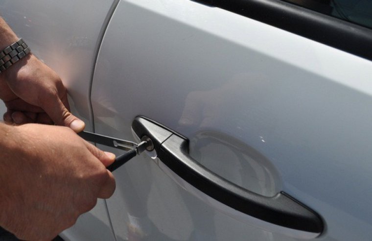 Вскрытие замков автомобиля