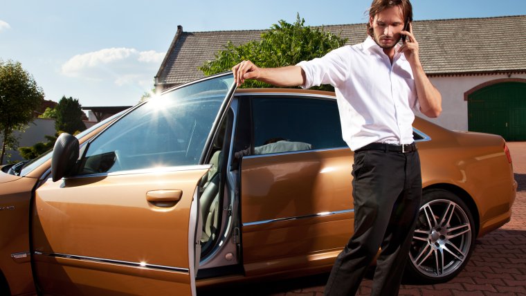 Бизнесмен в машине