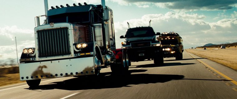 Оптимус Прайм грузовик фильм