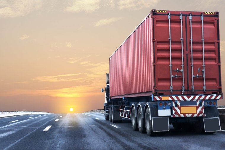 Контейнеровоз машина