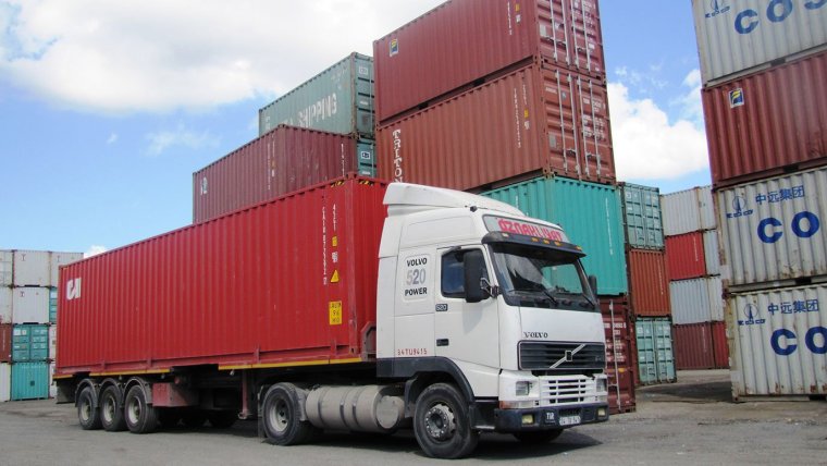 Тягач контейнеровоз