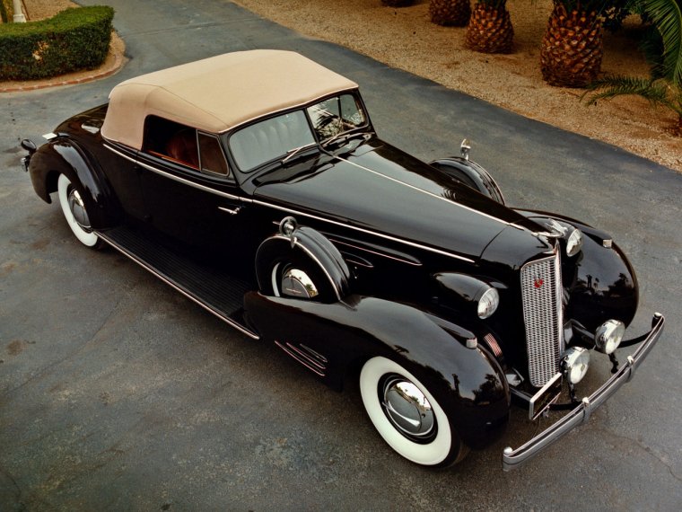 Cadillac v16 1936