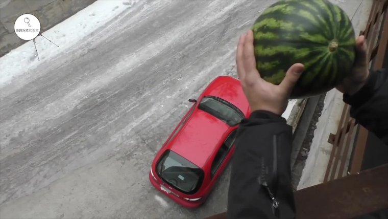 Арбуз на крыше