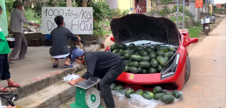 Феррари с арбузами