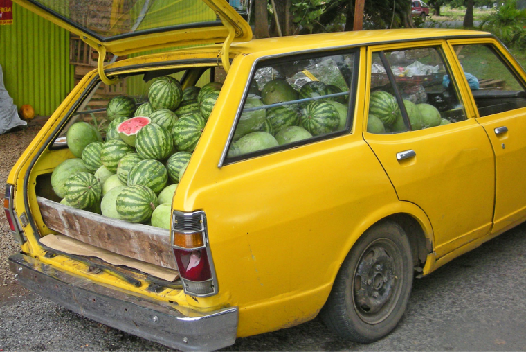 Спортивные машины с арбузами