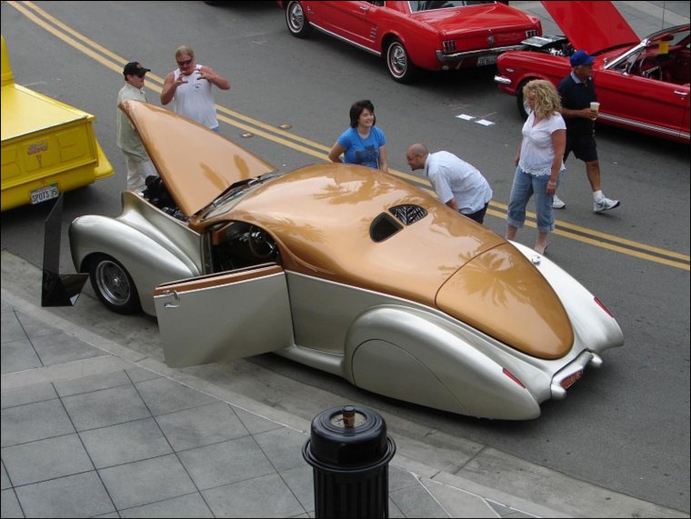 Необычные машины в Москве