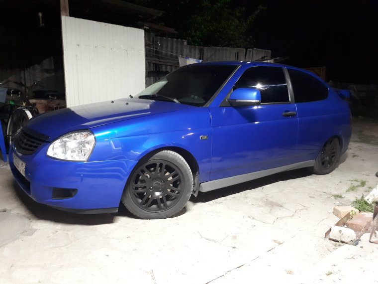 Синяя Лада Priora Sport