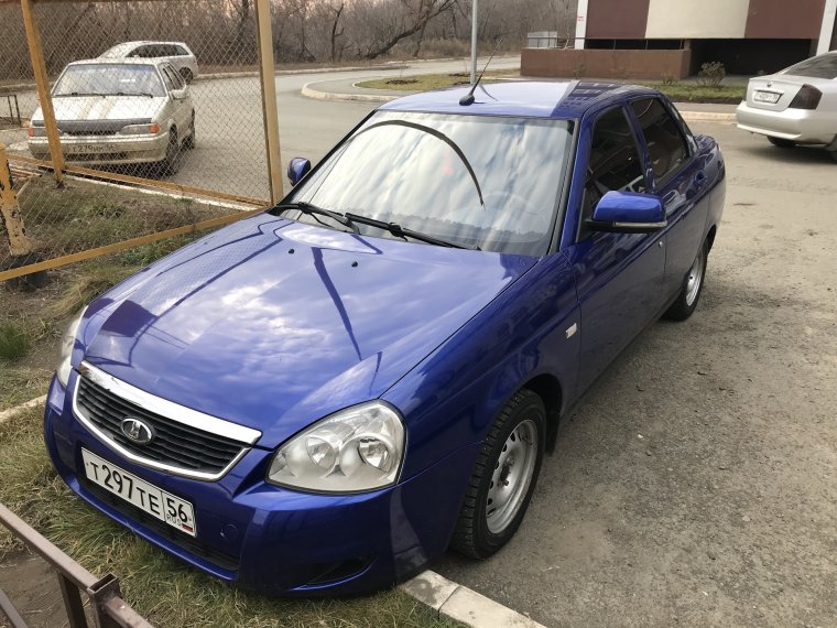 Lada Priora 2 синий