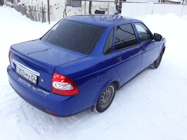 Синяя Приора седан аварийный