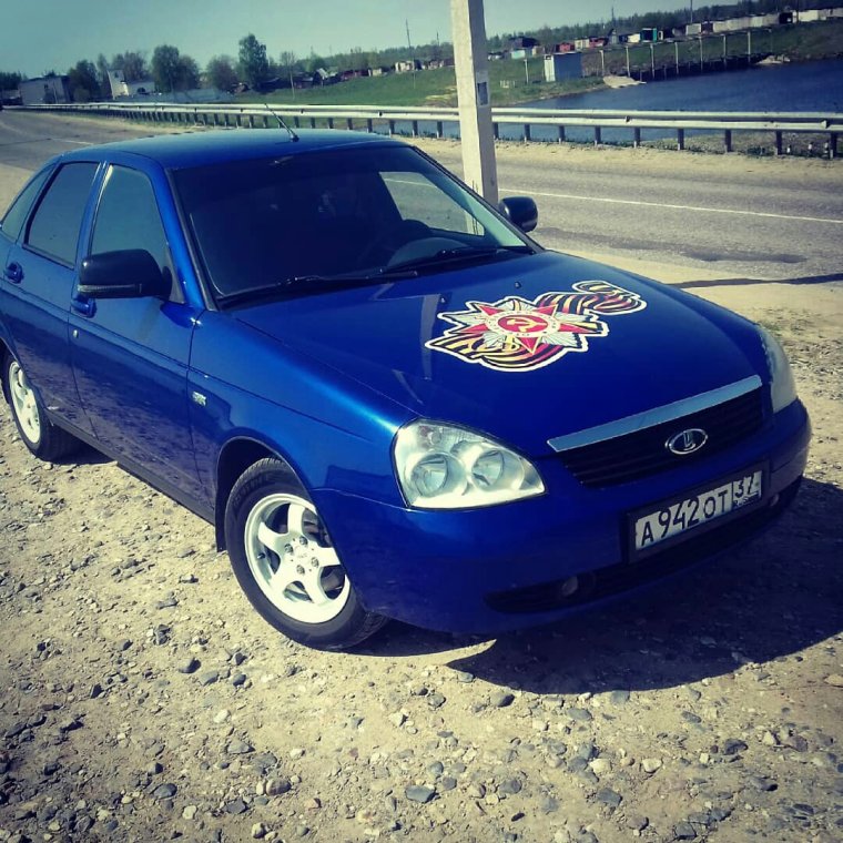 Синяя Приора седан