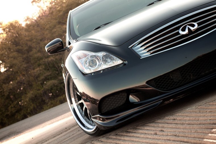 Aston Martin DBS 2015