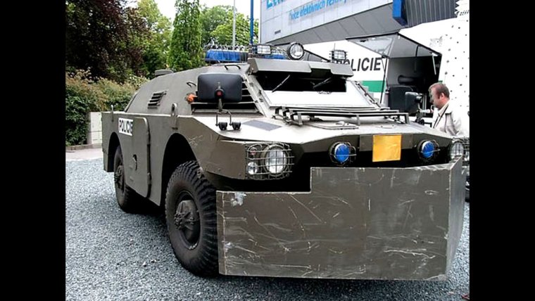 Mercedes Benz SLS AMG С девушками