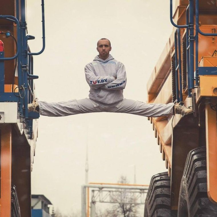 Вандам шпагат на БЕЛАЗЕ