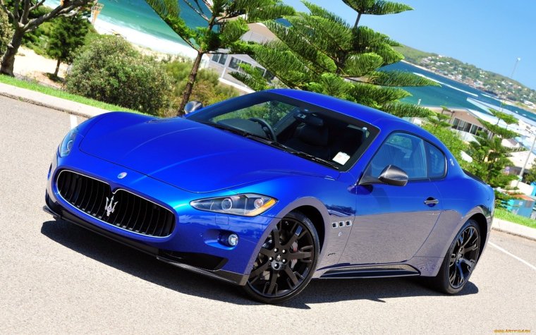 Maserati GRANTURISMO синий