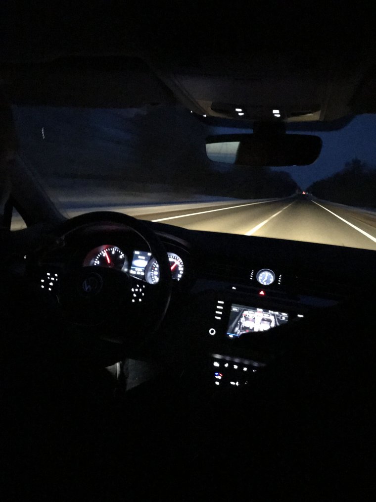 Поездка на машине ночью